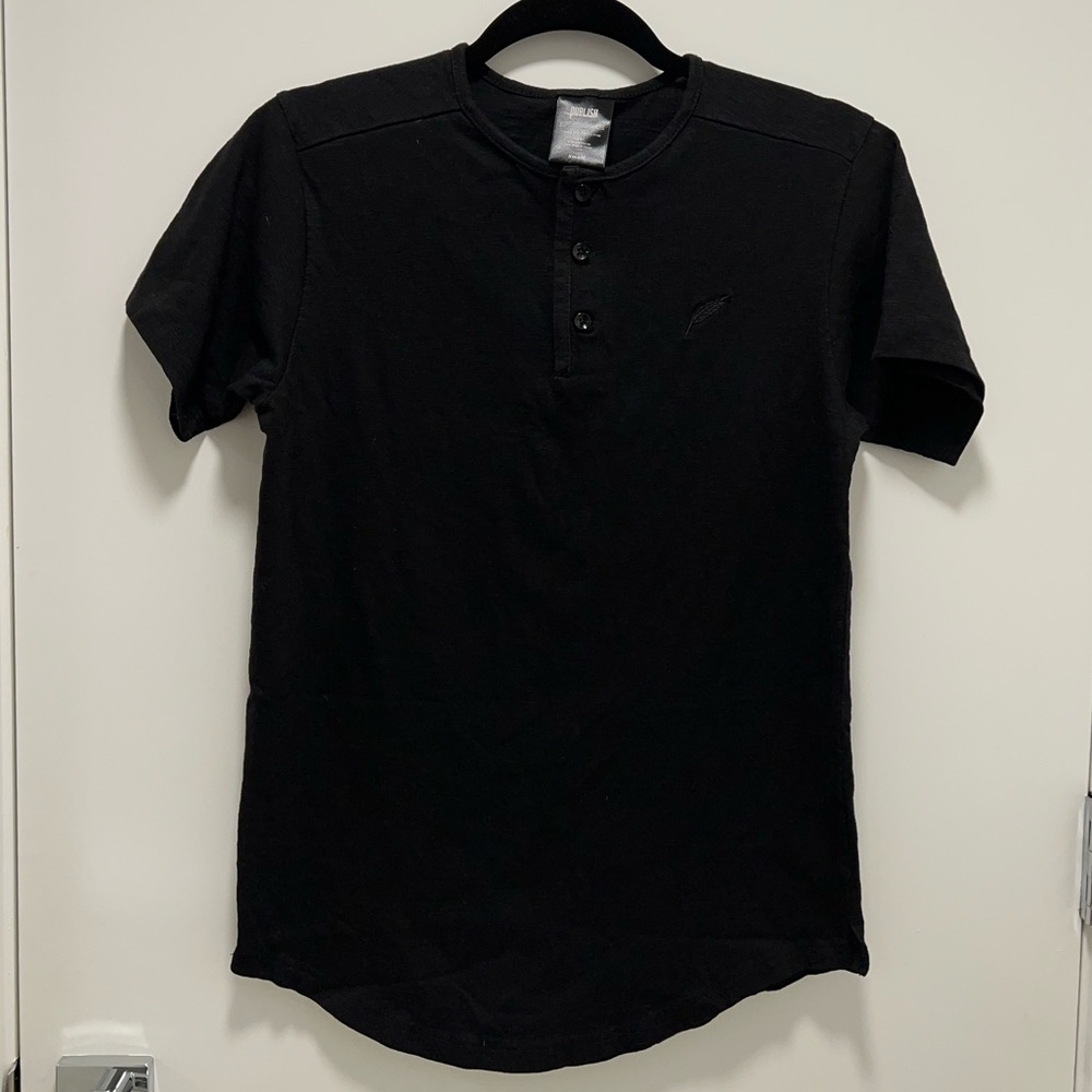 Publish Men's Tet Scalloped Henley Tee